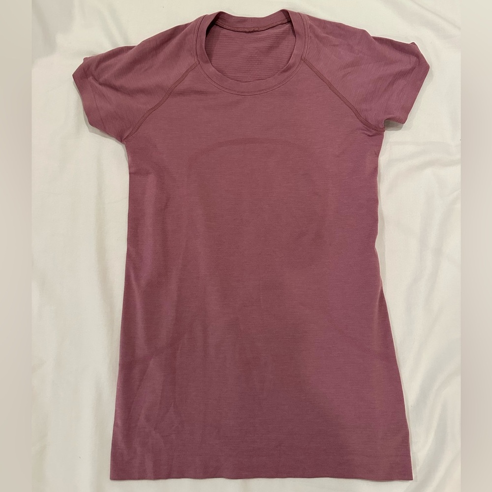 Lululemon violet size 6 shirt
